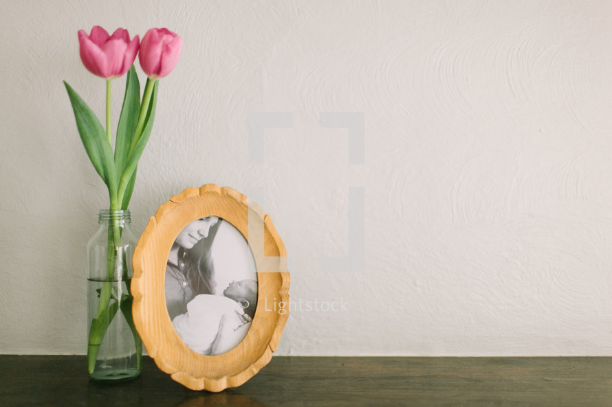 framed picture, vase, pink, tulips, flowers, mothers day