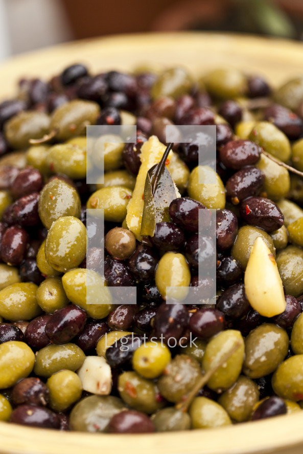 A bowl of olives.
