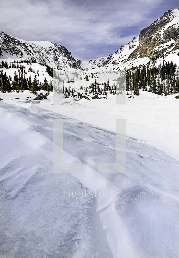 lake Haiyaha is a alpine lake located in Rocky Mountain National Park