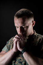 praying marine in uniform 
