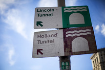 Lincoln Tunnel, Holland Tunnel sign