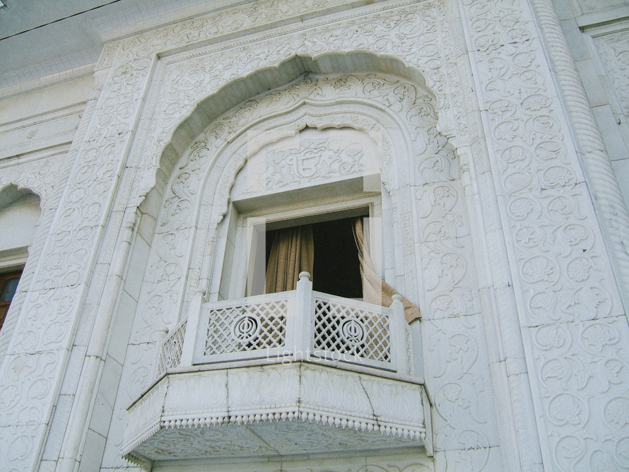 palace window balcony 