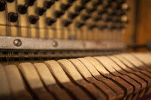 insides of a piano 
