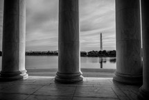 view of the Washington monument from Thomas Jefferson Memorial 
