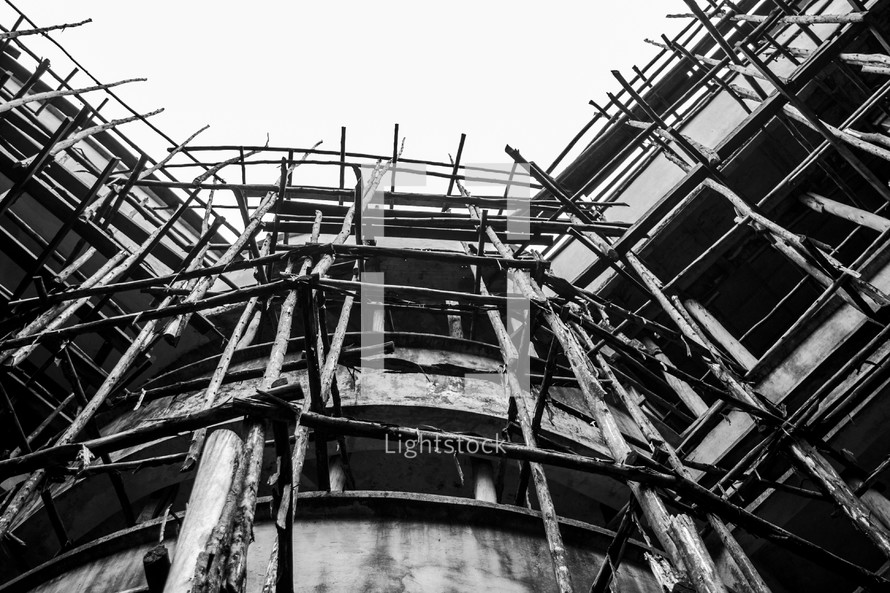 Primitive scaffolding on a decaying building