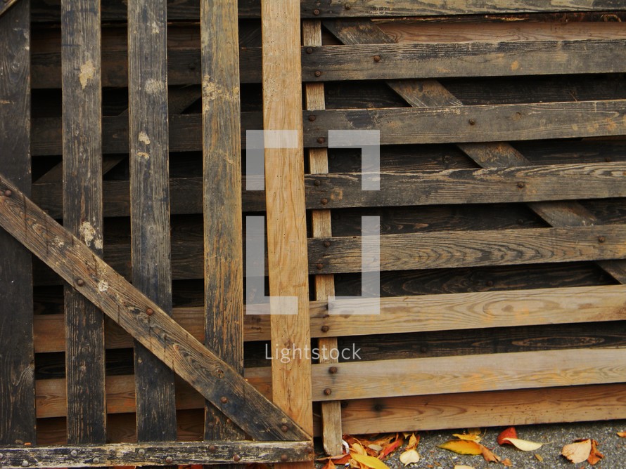 wooden crates 