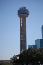 Reunion Tower in Dallas during the day.