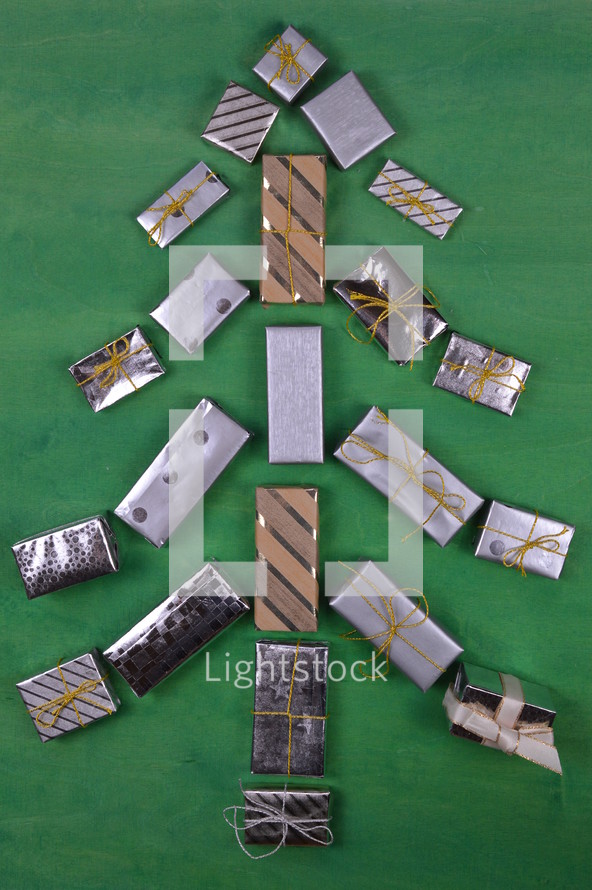 Advent gifts in the shape of a Christmas tree 