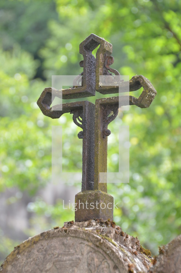 cross on a tombstone 
