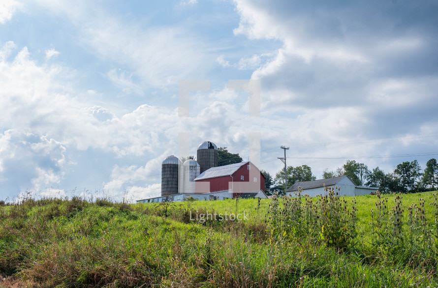 barn and silos 