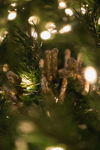 bokeh white lights on a Christmas tree 