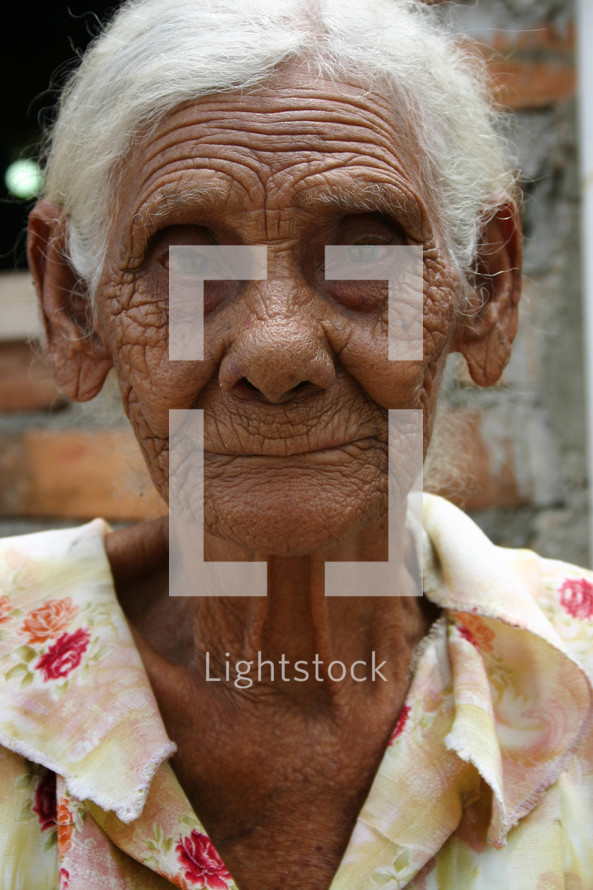 elderly woman in El Salvador 