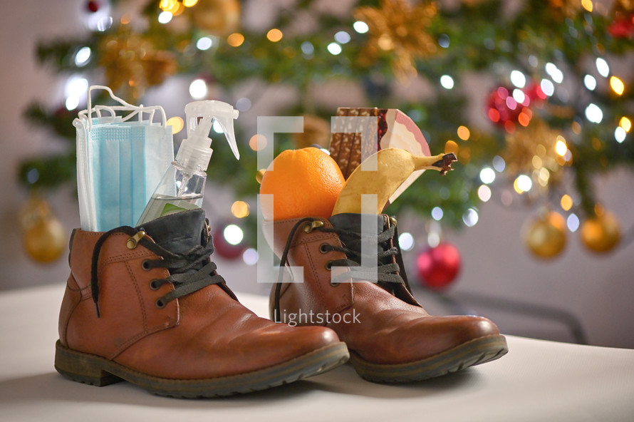 Christmas Gift St Nicholas Shoes presents for 2020