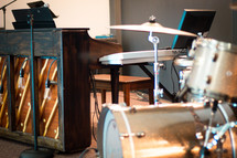 paino and drum set 
