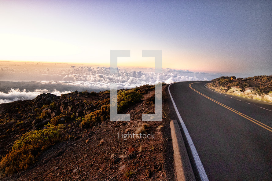 Highway up Mauna Kea 