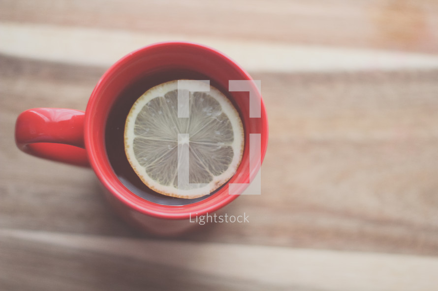 lemon in tea 