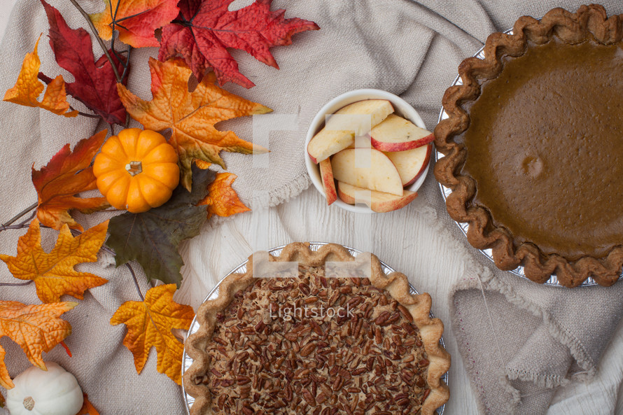 baking fall pies 