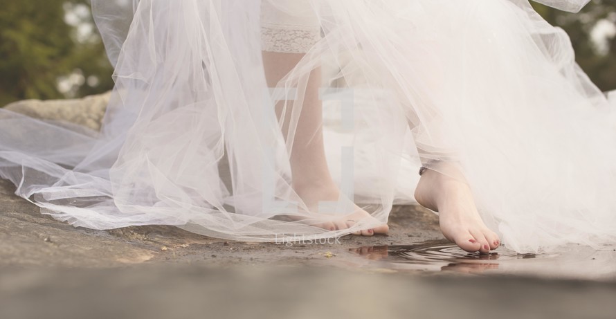 bare feet of a bride 