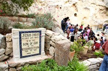 The crowd to see the Empty Tomb