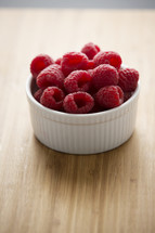 raspberries in a bowl 