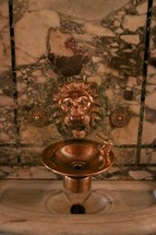 gold lion water fountain 