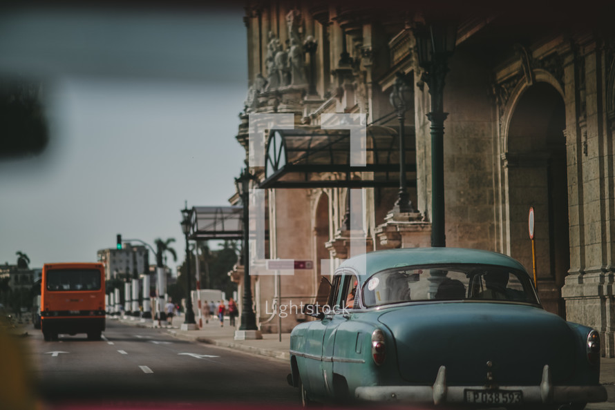 vintage cars on the streets of Cuba 