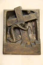 Jesus carrying the cross plaque 
