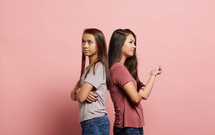 teen girls not speaking to each other 
