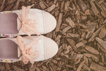 cream shoes 