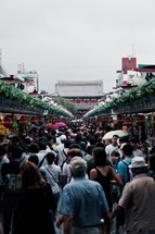crowded market 