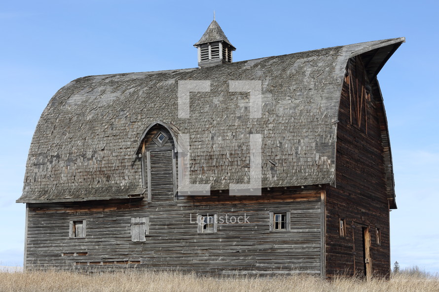 an old weathered barn