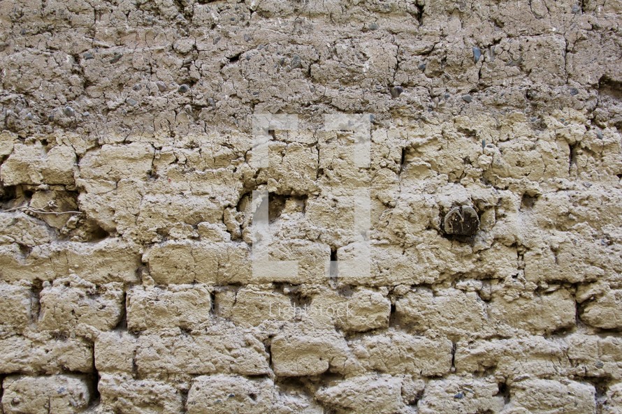 clay walls in Peru 