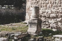 column in ruins in Jerusalem 