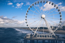 Ferris wheel in the northern ocean