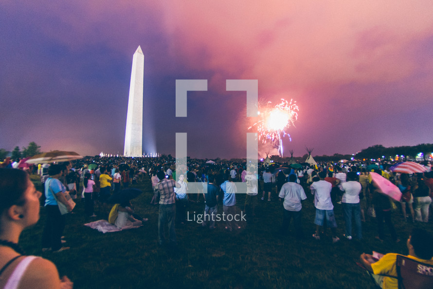 fireworks around the Washington Monument 