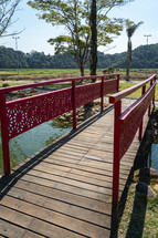 Ribeirão Pires, SP Brazil. August 29, 2024.Beautiful Bridge and pond in the Oriental  Park. Milton Marinho De Moraes.