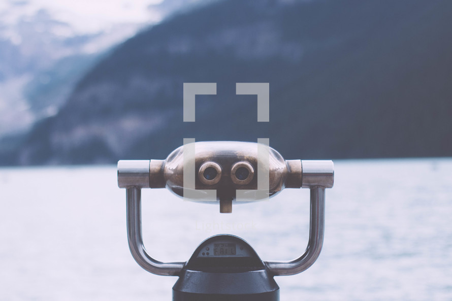 view finder scope outdoors on a lake 