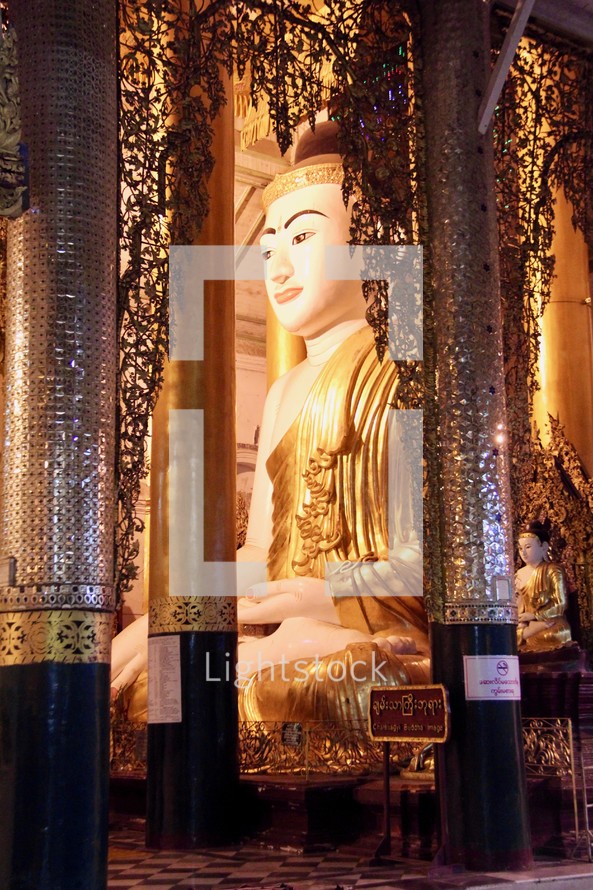 golden statue in Myanmar 