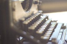 keys on an old typewriter 