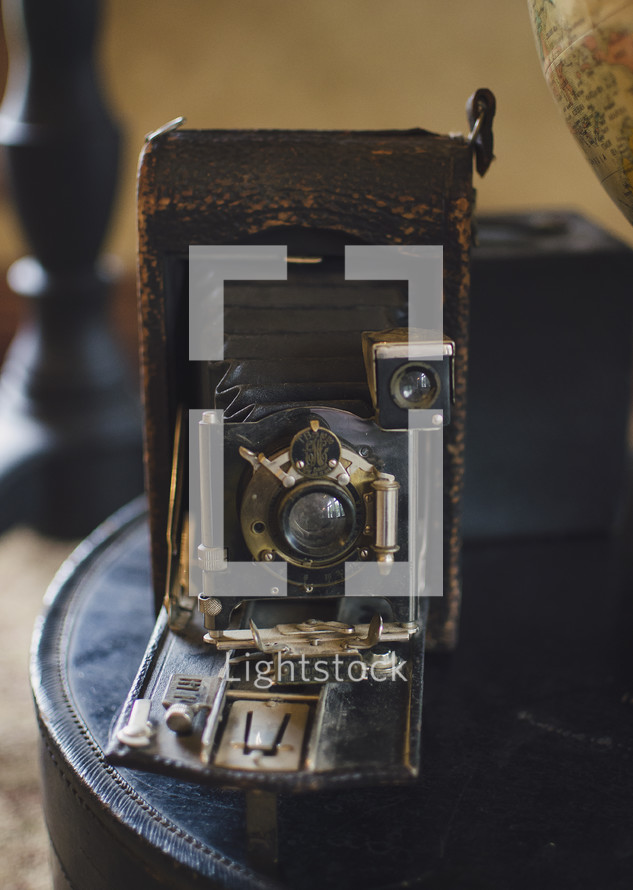 antique camera 