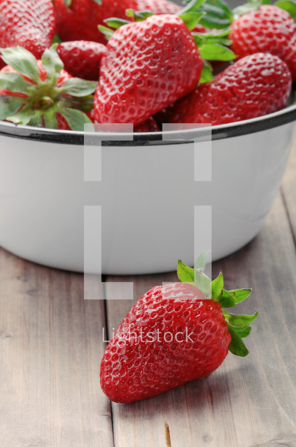 strawberries in a bowl 