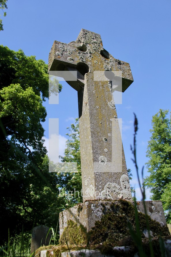 cross shaped tombstone 