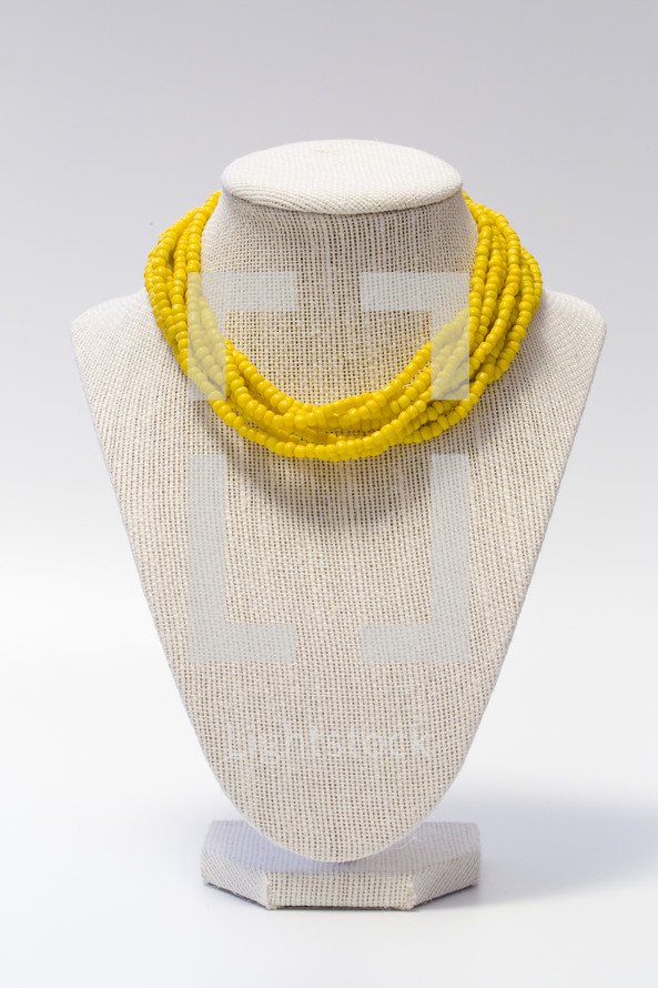 yellow beaded necklace 