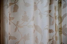 floral curtains 