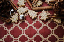 Christmas tree sugar cookies and cinnamon sticks border 