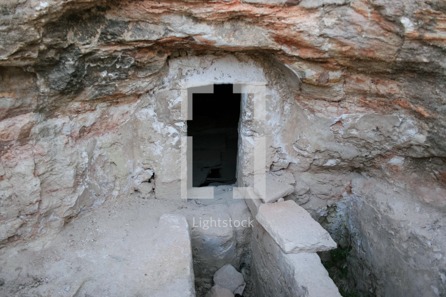 empty tomb in Jordan 
