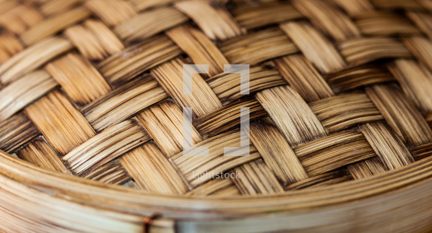 Weave pattern in bamboo bread steamer