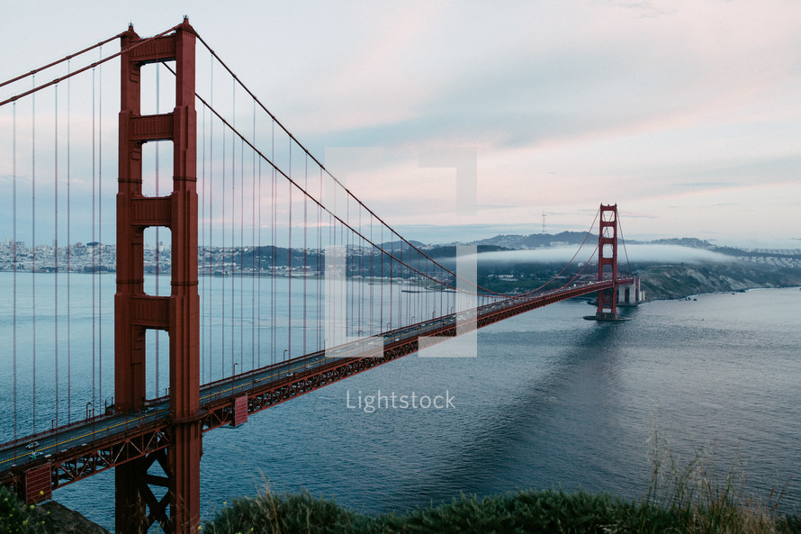 Golden Gate bridge over the San Francisco Bay 