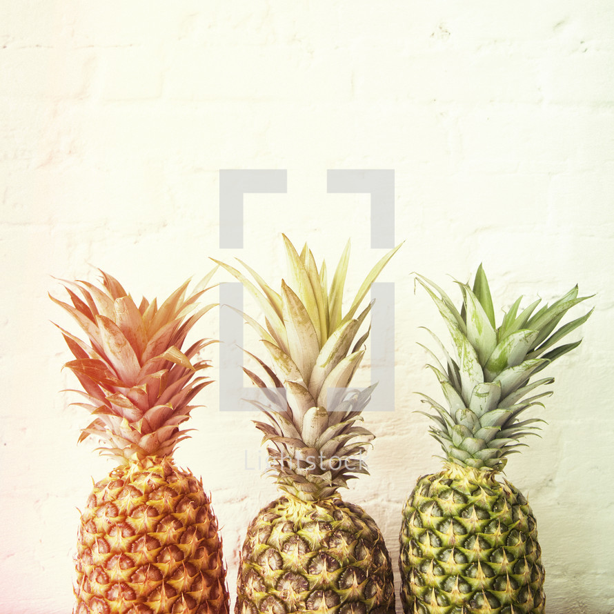 three pineapples in a row 