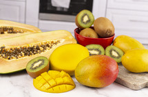 sliced mangos and kiwis 